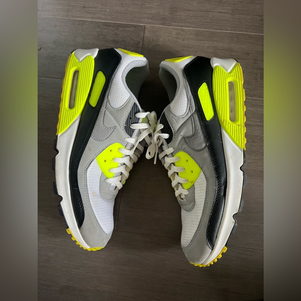 Nike air max 90 volt size 15